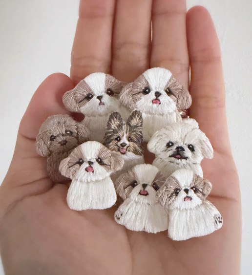 シーズーやトイプードルのミニミニ刺繍ブローチ