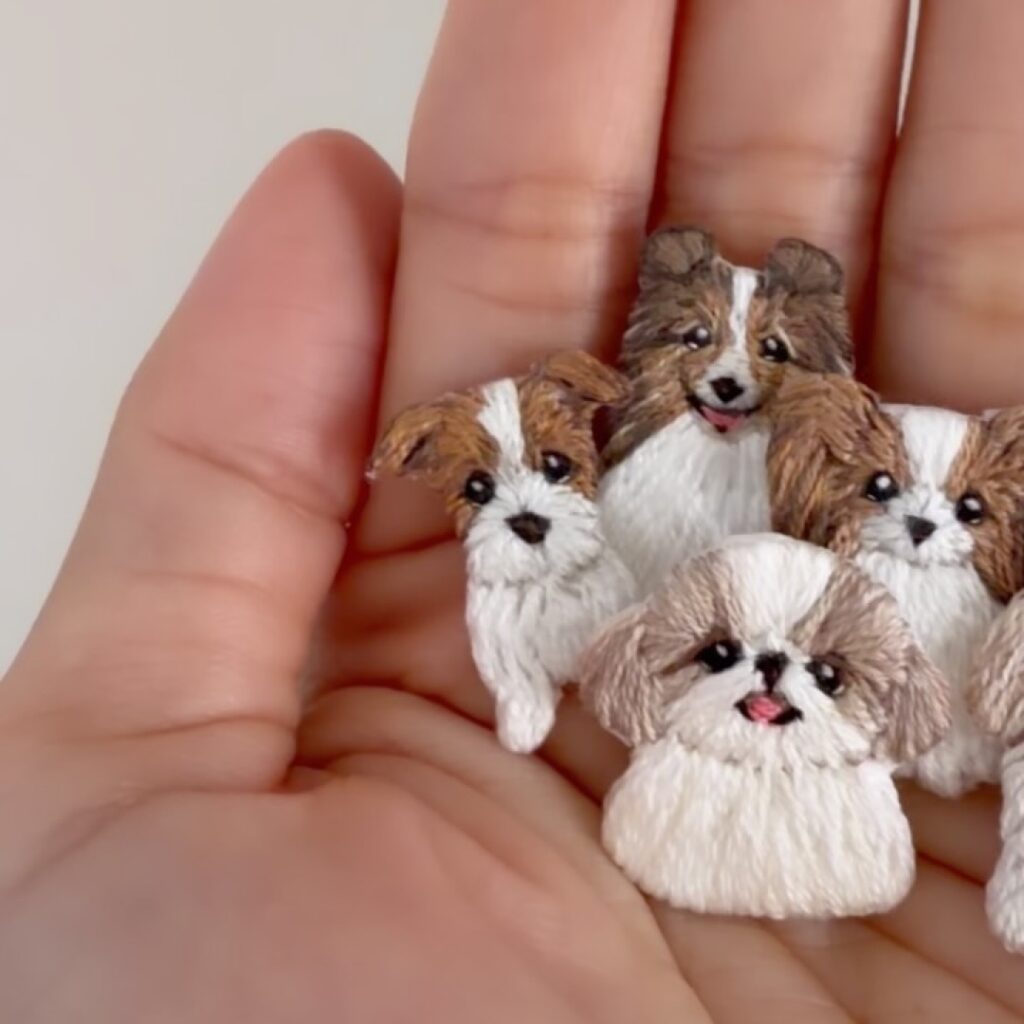 ミニミニ刺繍のシェルティちゃんとシーズーちゃんたち