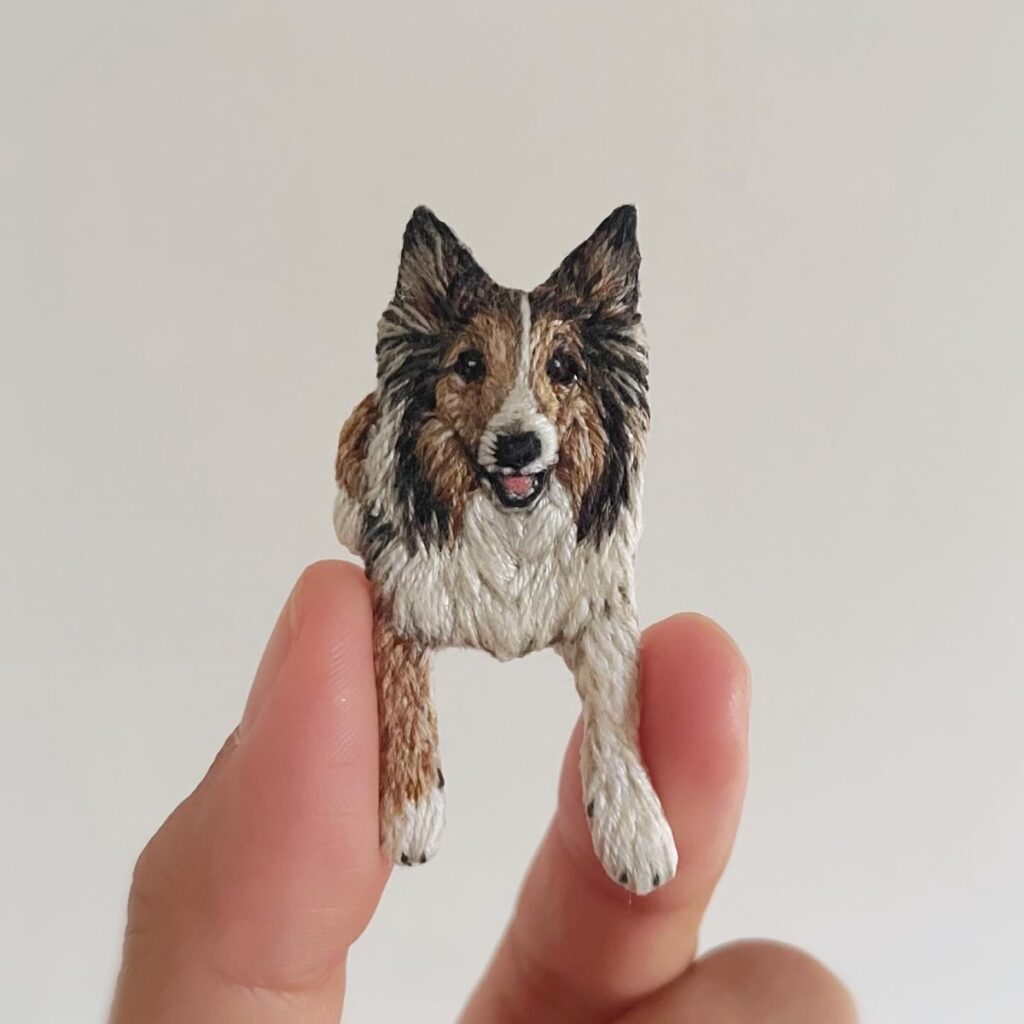 シェルティの刺繍ブローチ