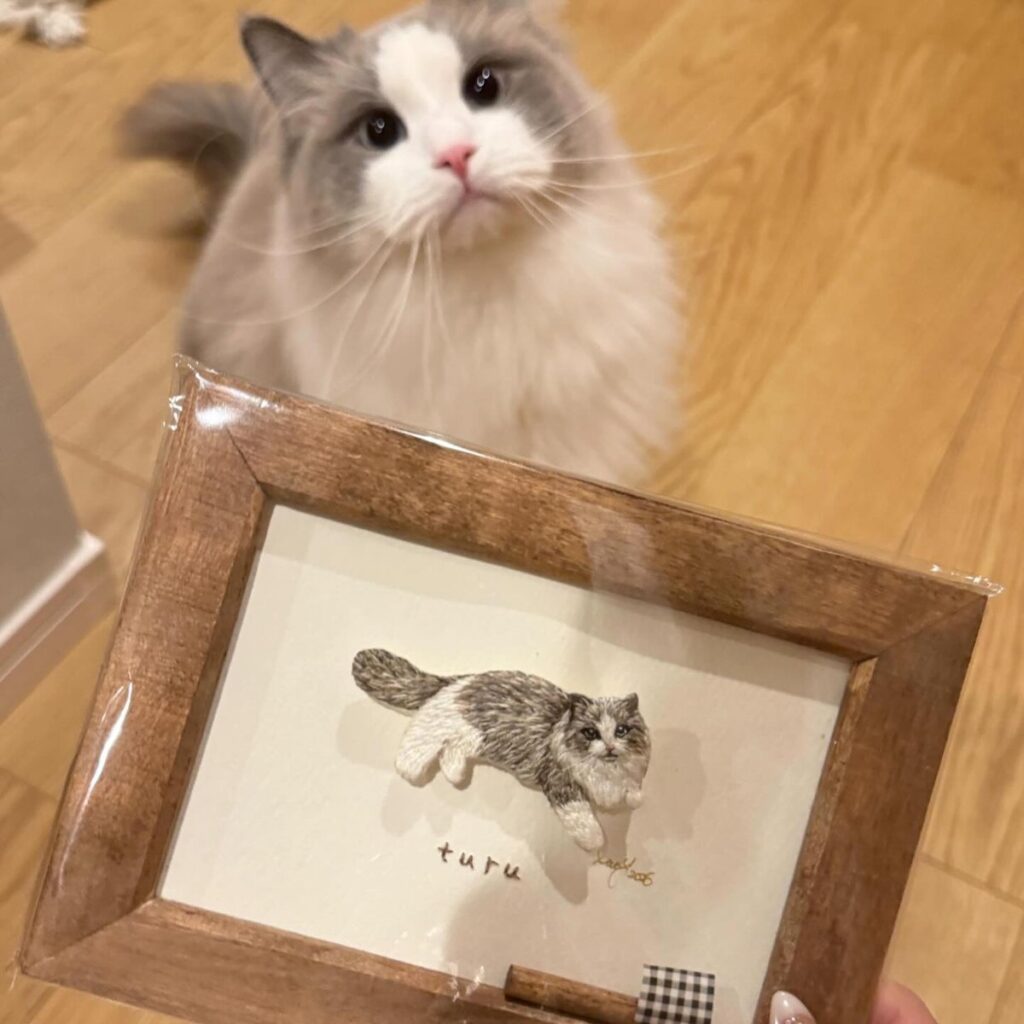 turuくんと額に入れた刺繍